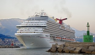 Carnival Breeze