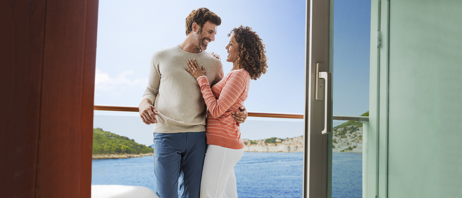 pareja-balcon-crucero