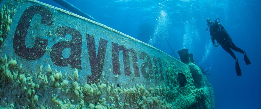 Escala de crucero en Grand Cayman: fotografía de buzo en USS Kittiwake